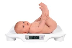 Вес ребенка в первые месяцы жизни