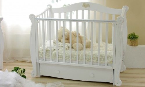 Размеры и составляющие комплекта постельного белья для новорожденных в кроватку