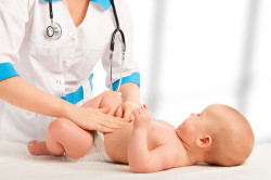Обращение к врачу при лечении водянистого стула у новорожденного